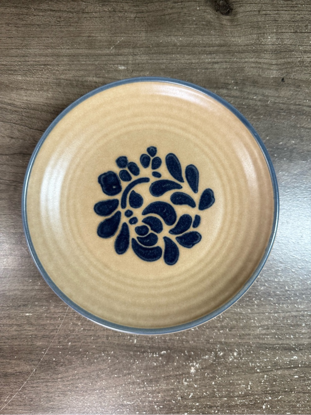 (4) Vintage Pfaltzgraff Folk Art 6.75” Salad Plates USA Made Blue Floral